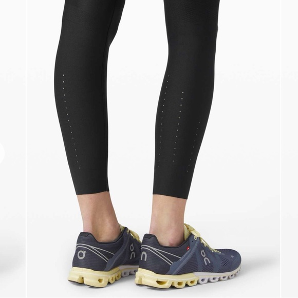 Lululemon High Rise Zoned In Tight Size 6 - Picture 2 of 7